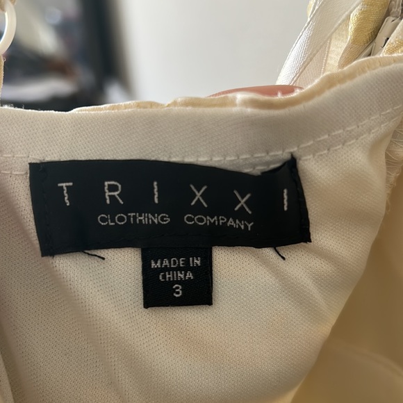 Gorgeous yellow flower print prom dress! Size 3! - Picture 4 of 4